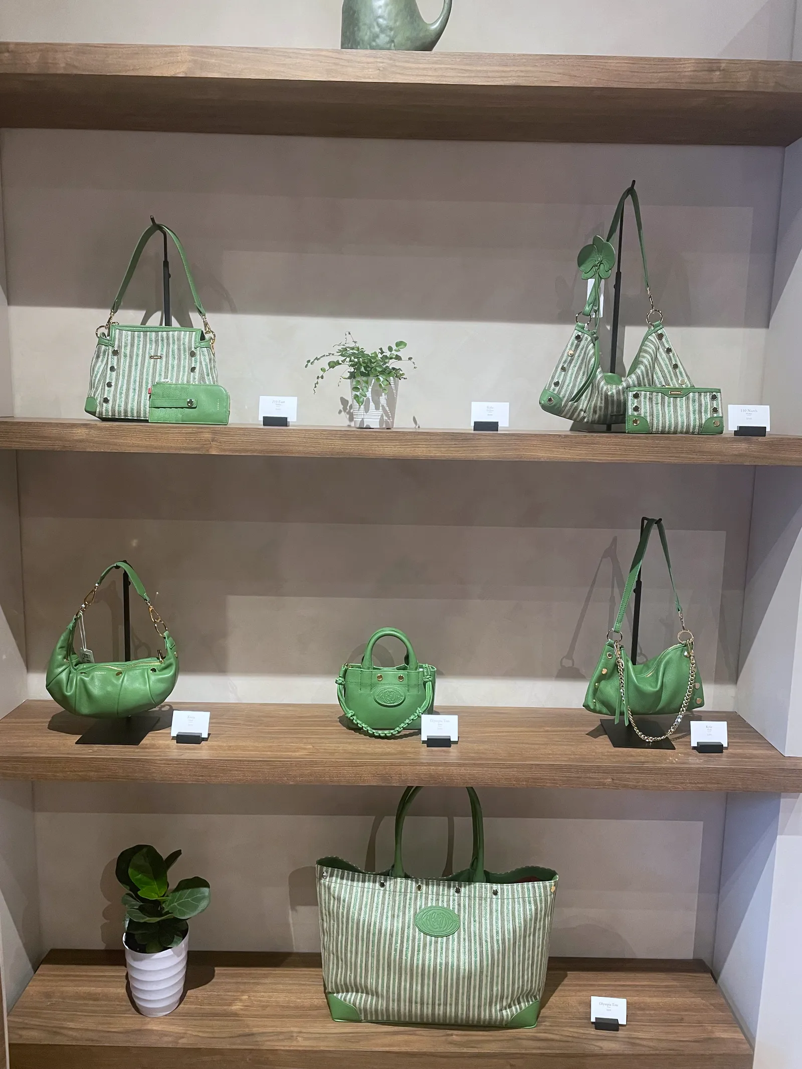 Hammitt In-store Event in Lincoln Park, Chicago — event photo 6