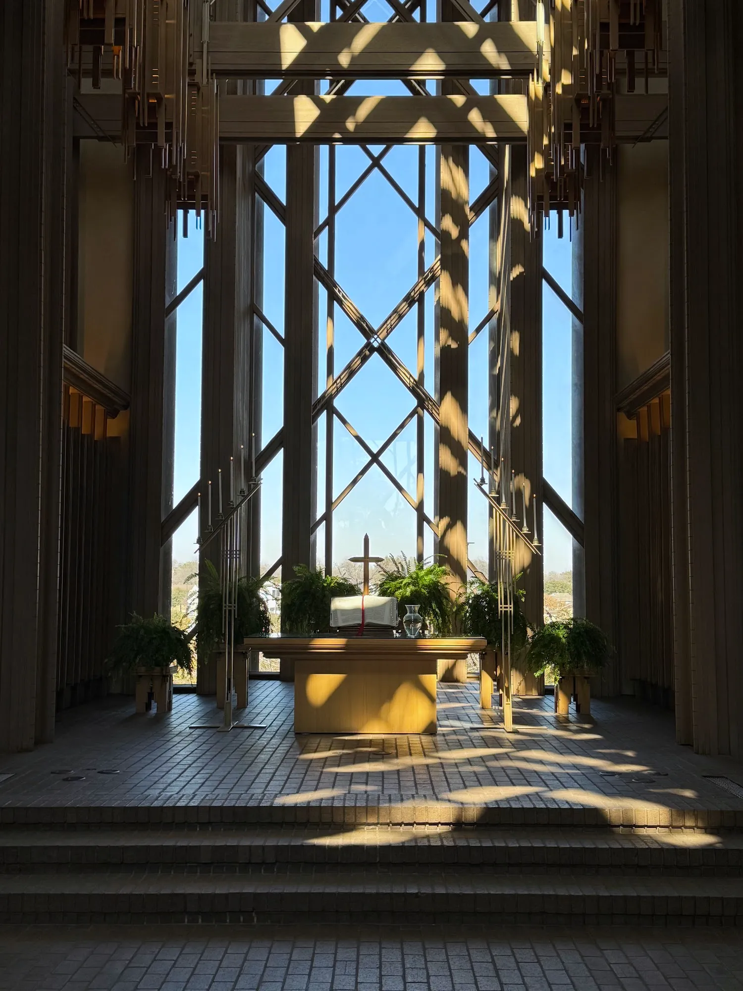 Marty Leonard Community Chapel, the room