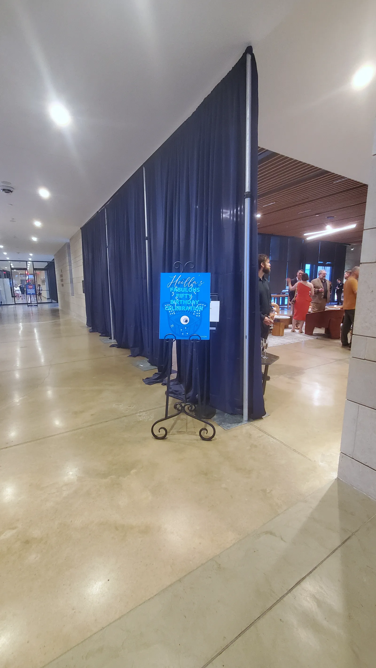Congregation Tiferet Israel, the room
